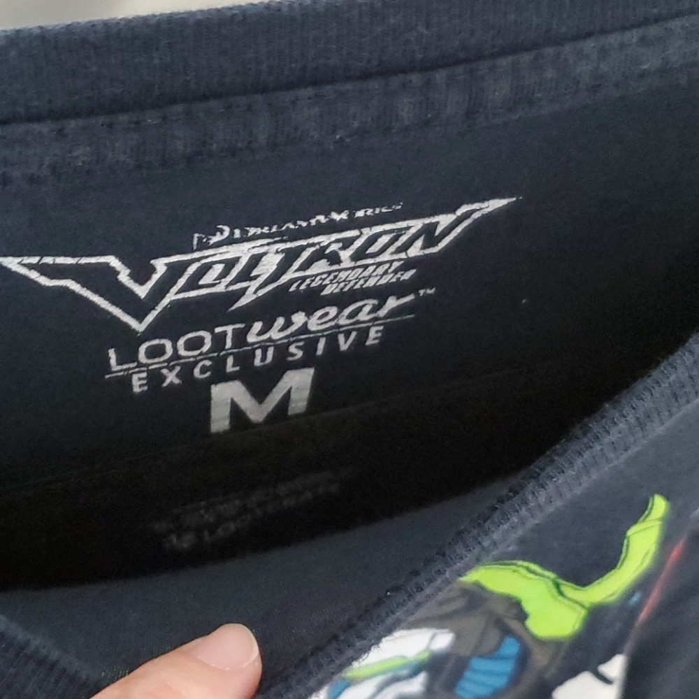 Loot crate voltron tee - Picture 3 of 3
